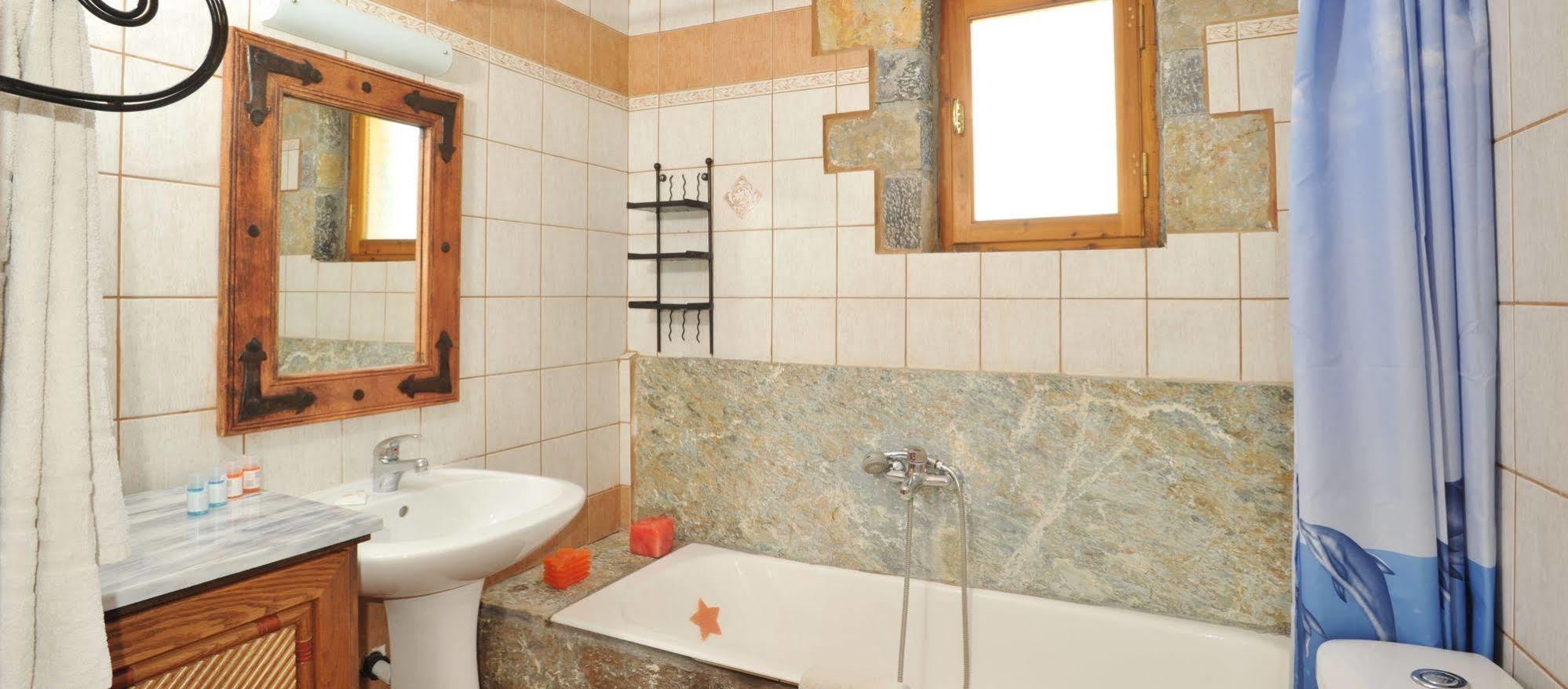 Giannikakis Villas 伊斯特隆 外观 照片